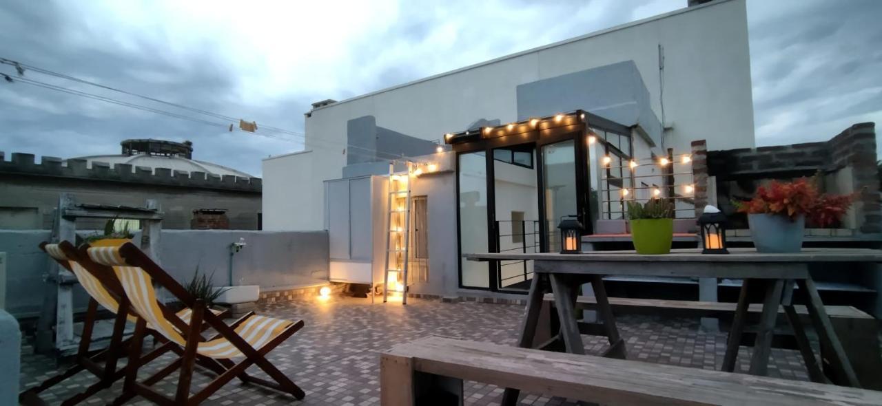 House With Large Terrace, Jacuzzi And Gated Parking For One Car Villa มอนเตวิเดโอ ภายนอก รูปภาพ