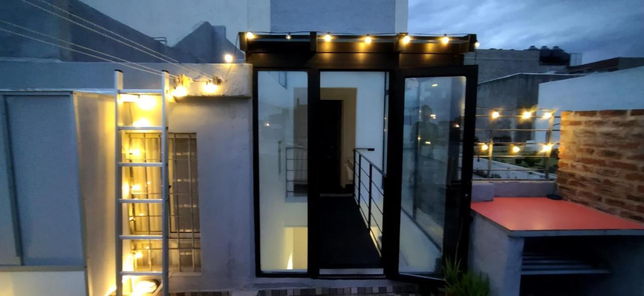 House With Large Terrace, Jacuzzi And Gated Parking For One Car Villa มอนเตวิเดโอ ภายนอก รูปภาพ
