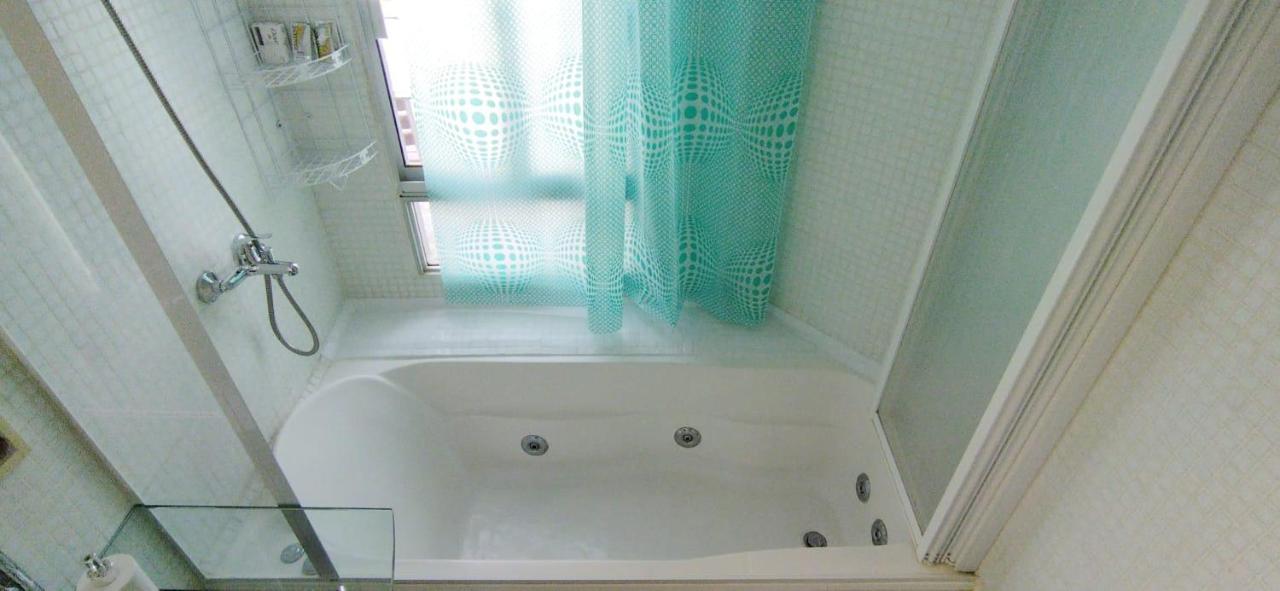 House With Large Terrace, Jacuzzi And Gated Parking For One Car Villa มอนเตวิเดโอ ภายนอก รูปภาพ