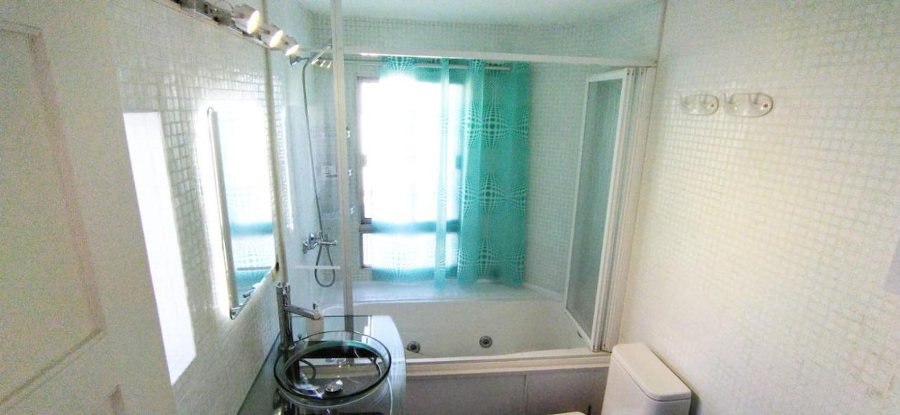 House With Large Terrace, Jacuzzi And Gated Parking For One Car Villa มอนเตวิเดโอ ภายนอก รูปภาพ